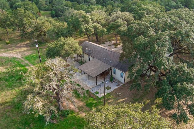 4636 Highway 71, Columbus, TX 78934