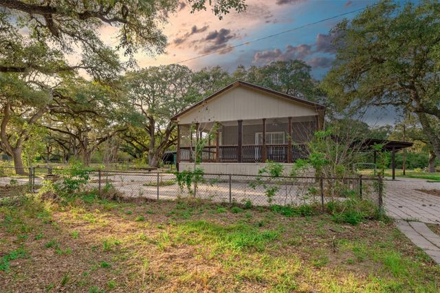 4636 Highway 71, Columbus, TX 78934