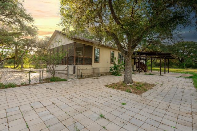 4636 Highway 71, Columbus, TX 78934