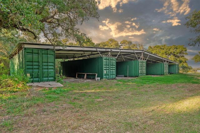 4636 Highway 71, Columbus, TX 78934