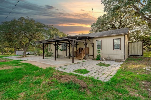 4636 Highway 71, Columbus, TX 78934