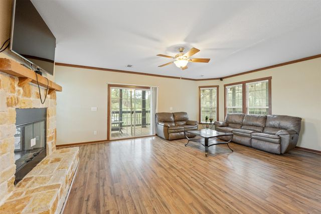 4636 Highway 71, Columbus, TX 78934