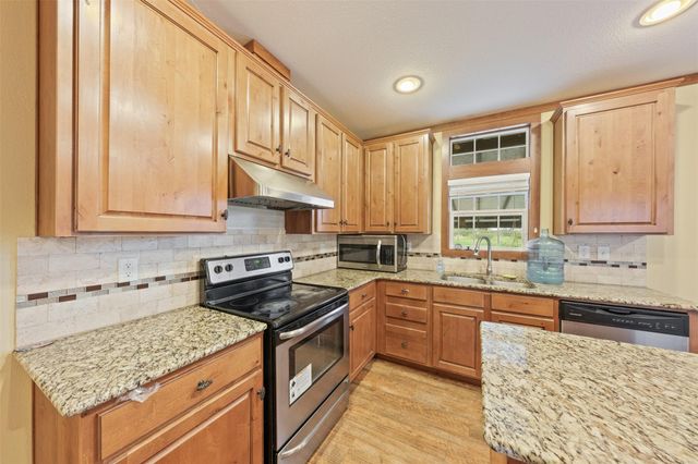 4636 Highway 71, Columbus, TX 78934