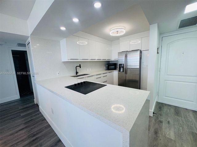 3625 N Country Club Dr 2409, Aventura, FL 33180