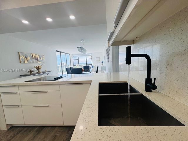 3625 N Country Club Dr 2409, Aventura, FL 33180