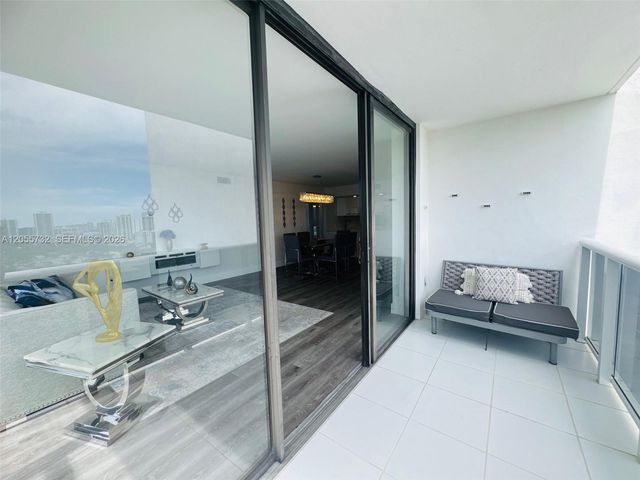 3625 N Country Club Dr 2409, Aventura, FL 33180