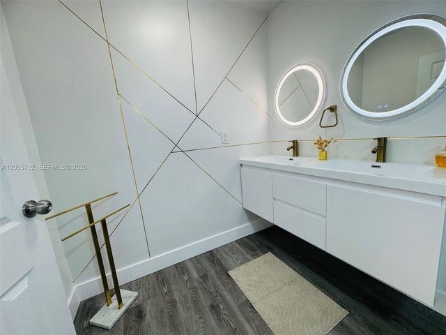 3625 N Country Club Dr 2409, Aventura, FL 33180
