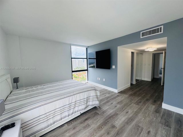 3625 N Country Club Dr 2409, Aventura, FL 33180