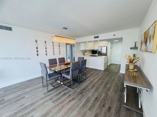 3625 N Country Club Dr 2409, Aventura, FL 33180