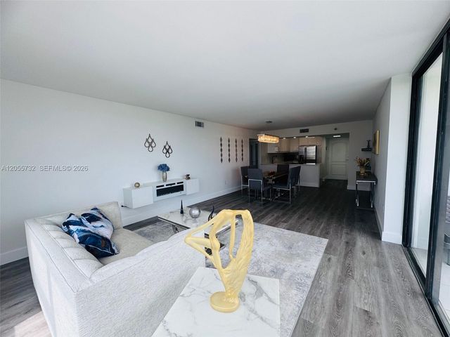 3625 N Country Club Dr 2409, Aventura, FL 33180