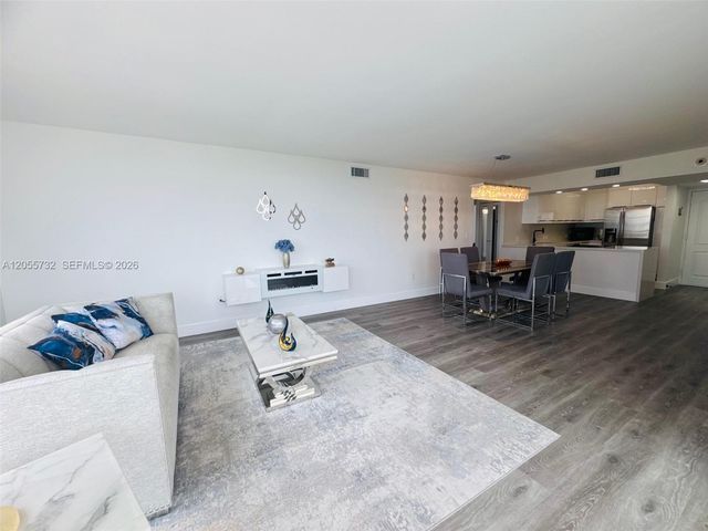3625 N Country Club Dr 2409, Aventura, FL 33180