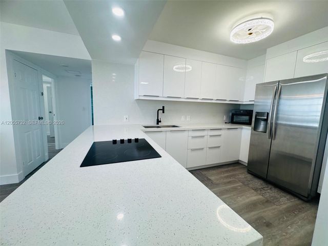 3625 N Country Club Dr 2409, Aventura, FL 33180