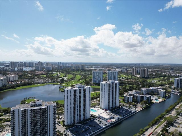 3625 N Country Club Dr 2409, Aventura, FL 33180