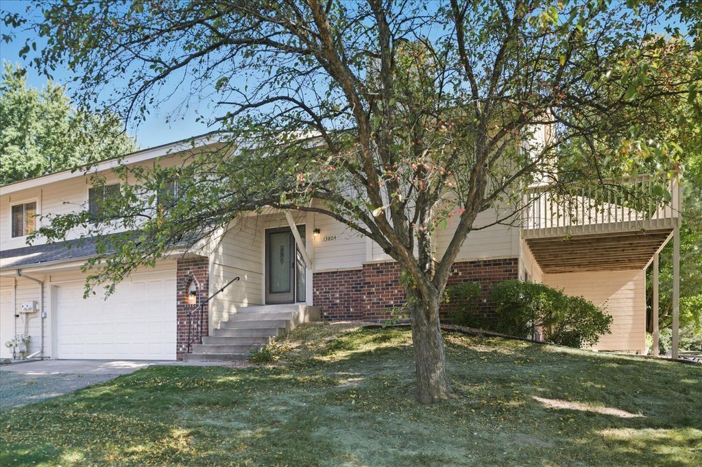 13804 85th Avenue N, Maple Grove, MN 55369