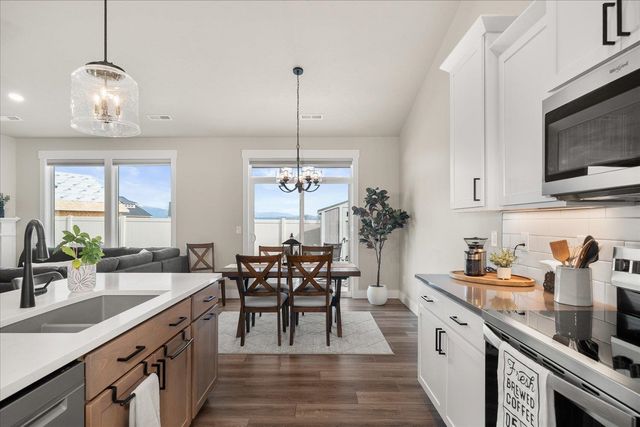 18114 N Nevada Rd, Colbert, WA 99005