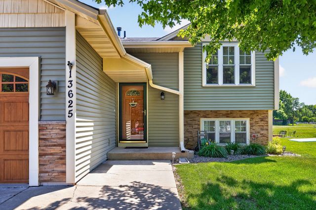 13625 Zarthan Avenue S, Savage, MN 55378