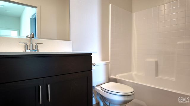 10720 Tatuk Way, Bakersfield, CA 93311