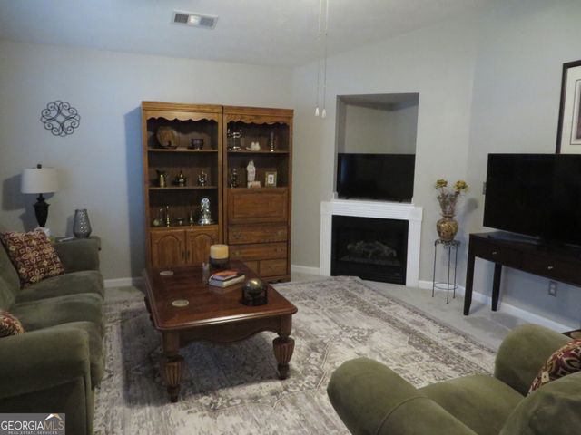 105 Whistle Way, Locust Grove, GA 30248