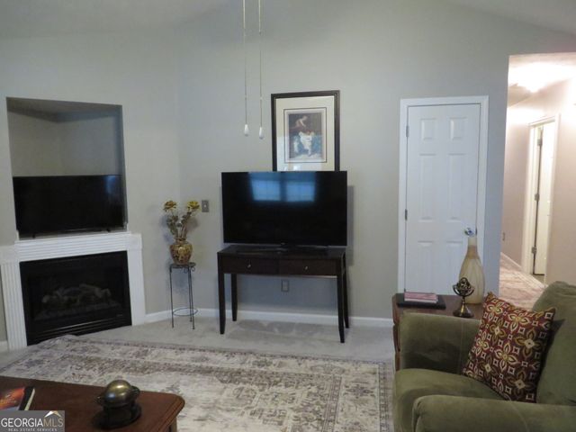 105 Whistle Way, Locust Grove, GA 30248