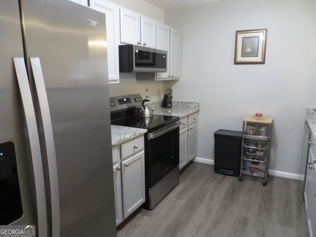 105 Whistle Way, Locust Grove, GA 30248