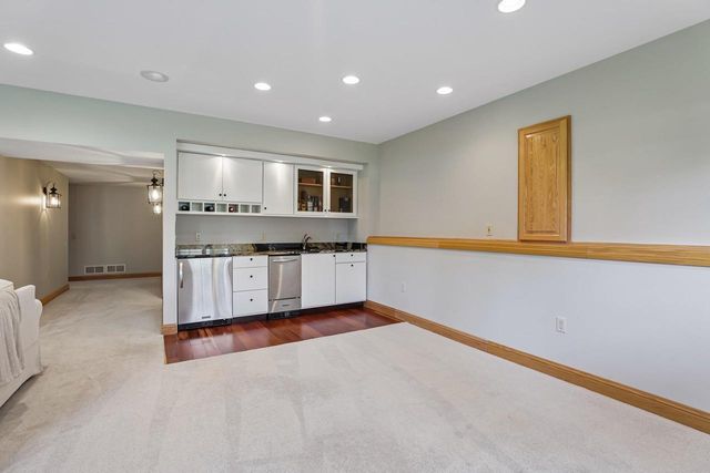 5476 Walden Bay Drive, Waunakee, WI 53597