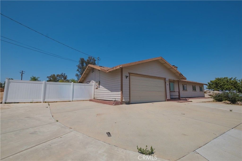 1104 Navajo, Perris, CA 92570 — exterior