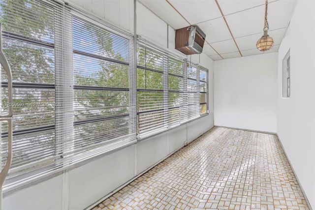 3990 NW 42nd Avenue 403, Lauderdale Lakes, FL 33319