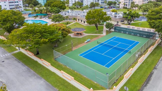 3990 NW 42nd Avenue 403, Lauderdale Lakes, FL 33319