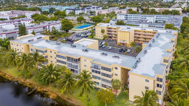 3990 NW 42nd Avenue 403, Lauderdale Lakes, FL 33319
