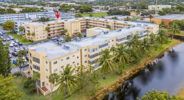 3990 NW 42nd Avenue 403, Lauderdale Lakes, FL 33319