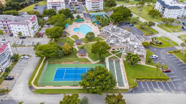 3990 NW 42nd Avenue 403, Lauderdale Lakes, FL 33319