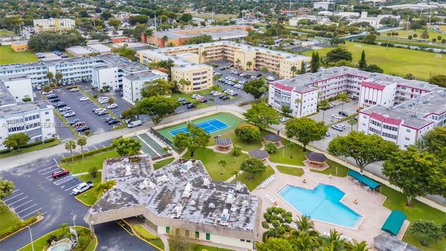 3990 NW 42nd Avenue 403, Lauderdale Lakes, FL 33319