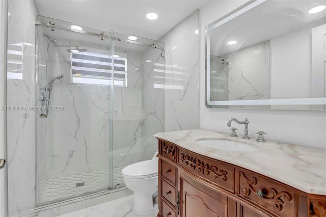 3990 NW 42nd Avenue 403, Lauderdale Lakes, FL 33319