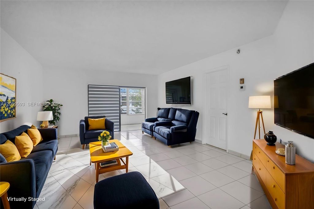 3990 NW 42nd Avenue 403, Lauderdale Lakes, FL 33319