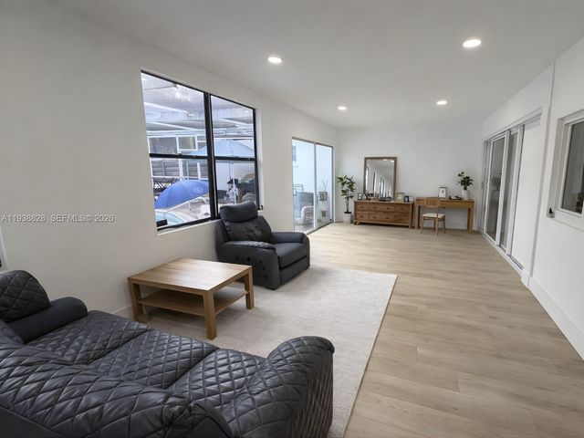 5416 Jefferson St, Hollywood, FL 33021