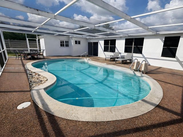 5416 Jefferson St, Hollywood, FL 33021