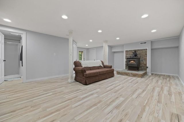 200 Duke Ln, Livingston, TN 38570
