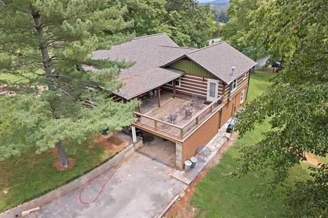 200 Duke Ln, Livingston, TN 38570