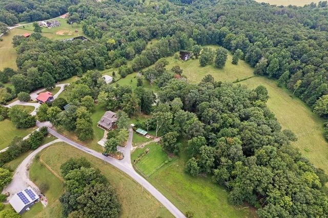 200 Duke Ln, Livingston, TN 38570