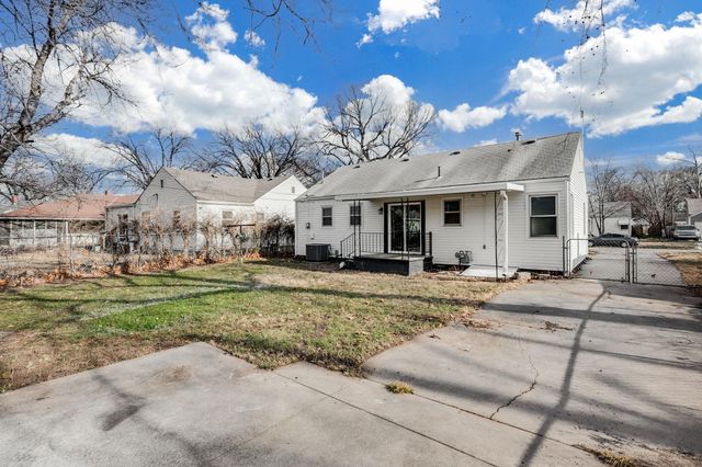 2743 S Mason Ter, Wichita, KS 67216