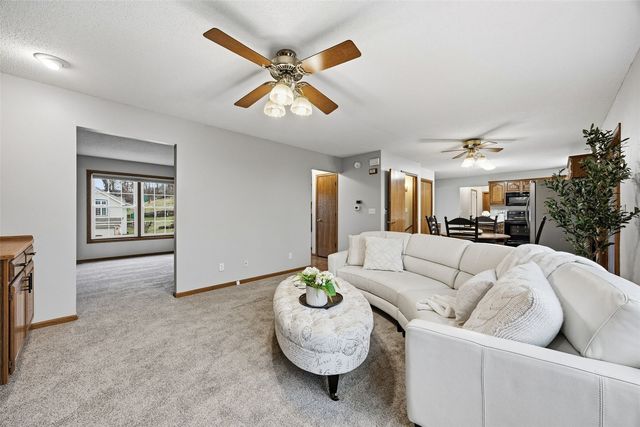 3905 Riverside Drive NE, Cedar Rapids, IA 52402