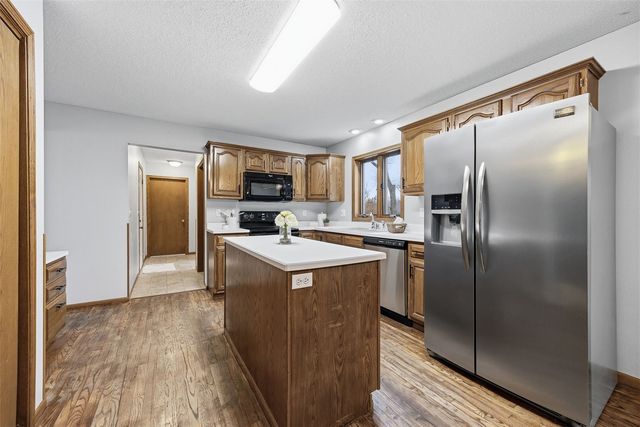 3905 Riverside Drive NE, Cedar Rapids, IA 52402