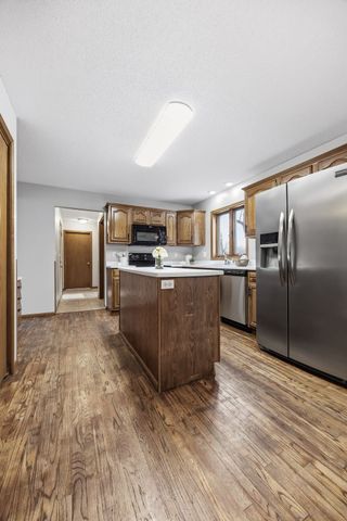 3905 Riverside Drive NE, Cedar Rapids, IA 52402