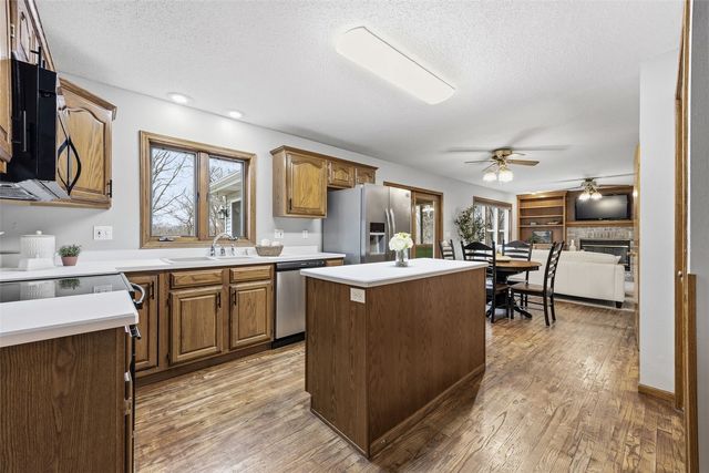 3905 Riverside Drive NE, Cedar Rapids, IA 52402