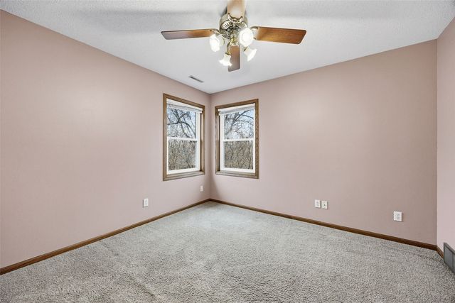 3905 Riverside Drive NE, Cedar Rapids, IA 52402