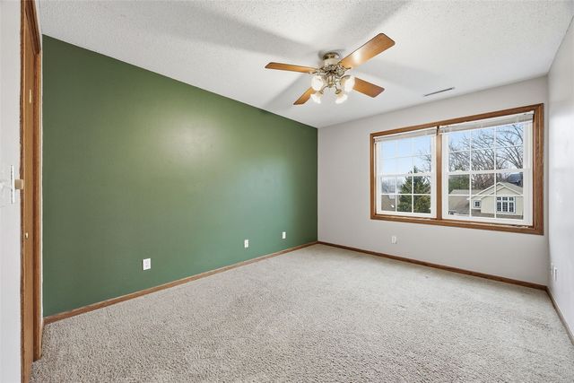 3905 Riverside Drive NE, Cedar Rapids, IA 52402