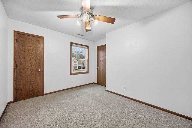 3905 Riverside Drive NE, Cedar Rapids, IA 52402