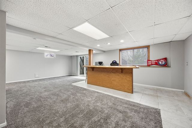 3905 Riverside Drive NE, Cedar Rapids, IA 52402