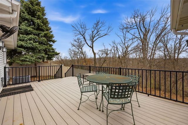 3905 Riverside Drive NE, Cedar Rapids, IA 52402