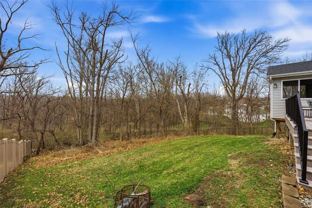 3905 Riverside Drive NE, Cedar Rapids, IA 52402